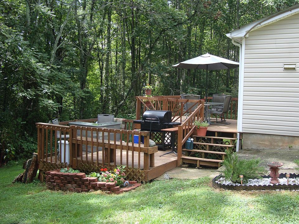 Two level deck