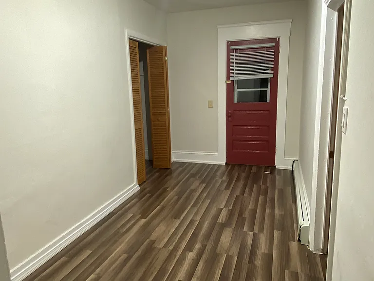 276 Park Ave — Photo 7