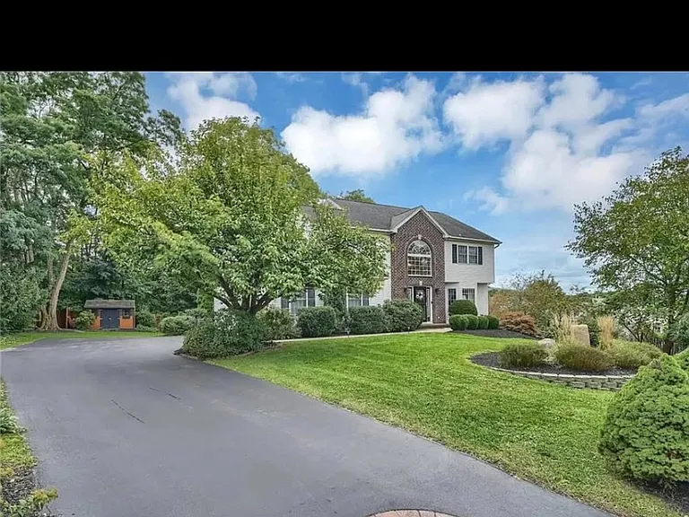 97 Pelham Dr — Photo 11