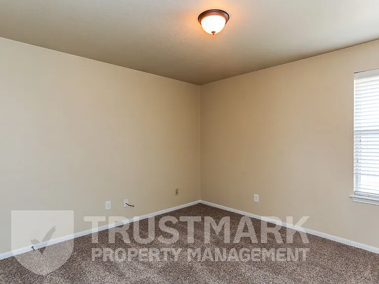 401 W Libra Dr — Photo 21