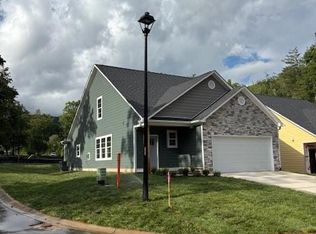 208 Slade Ln, Black Mountain, NC 28711
