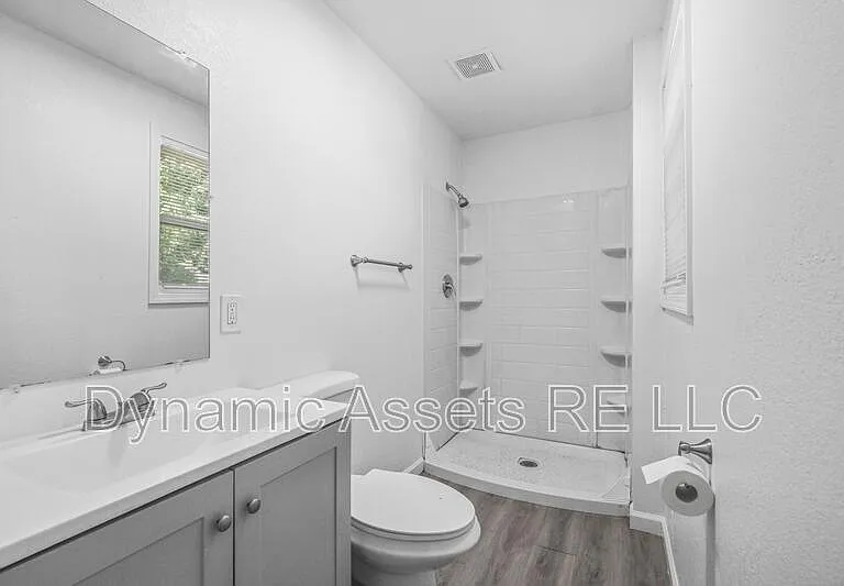 208 E Park St #A — Photo 17