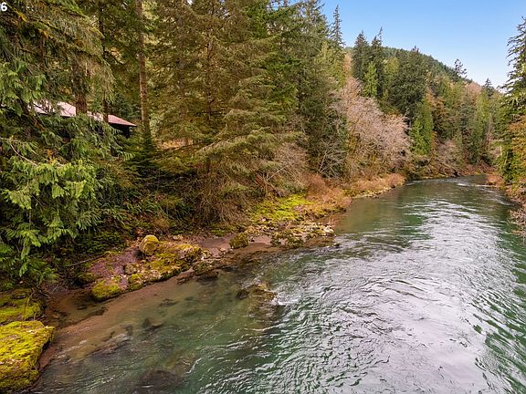 4th image of 110 Wooden Bridge Rd