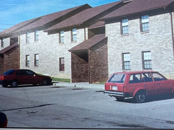 1584 Illinois Rd, Radcliff, KY 40160