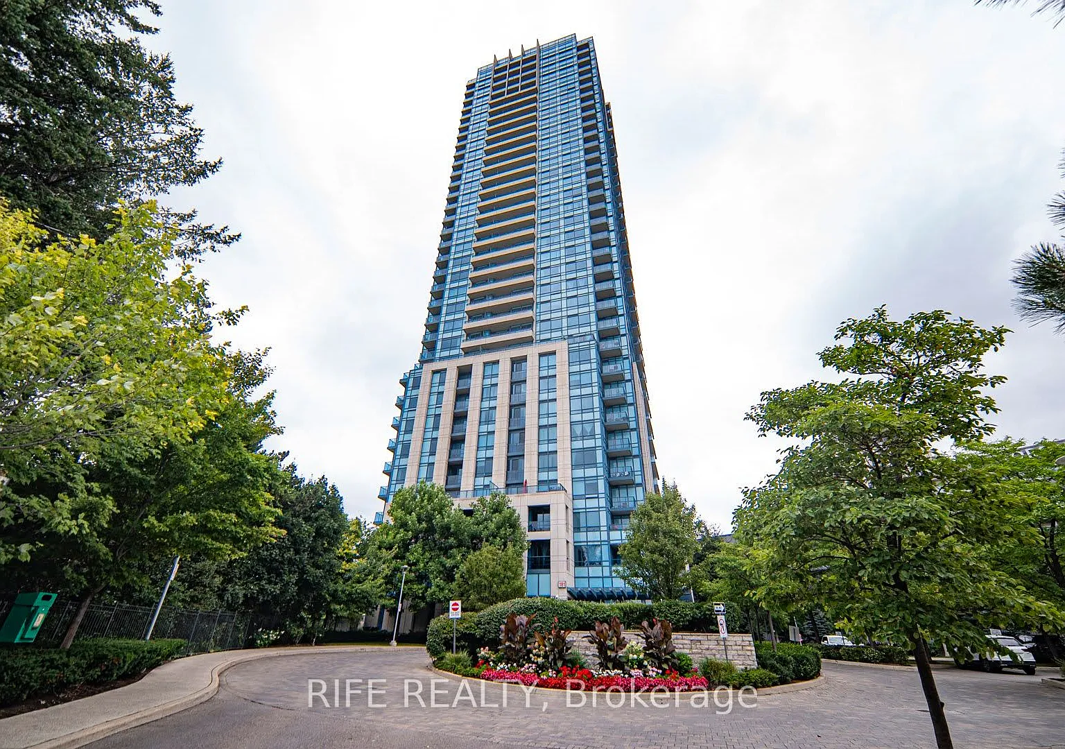 2 bed, $4,200 — Photo 2