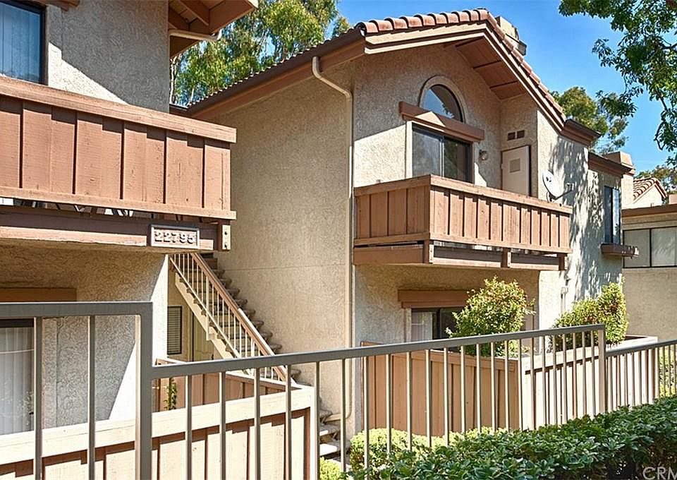 1st image of 22795 Lakeway Dr Unit 520
