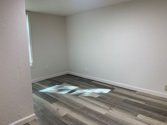 3rd image of 306 NW 16th St #5778099E2