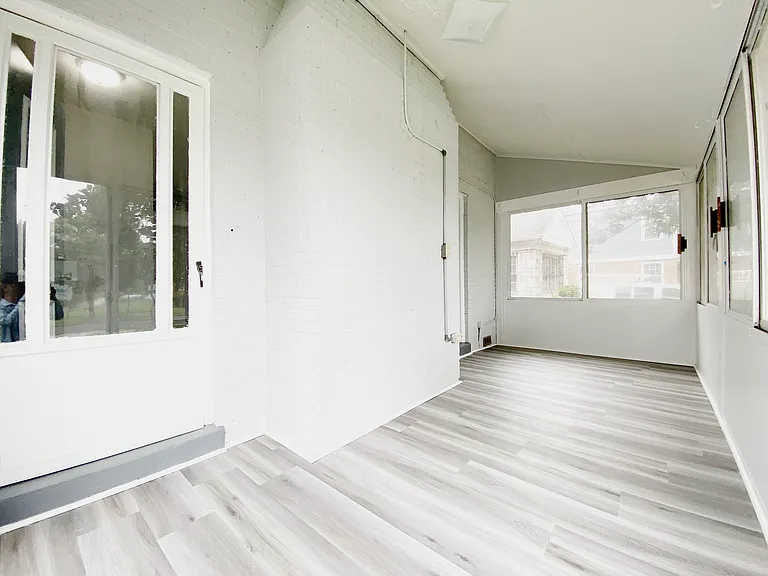 1536 Douglas St NE — Photo 2