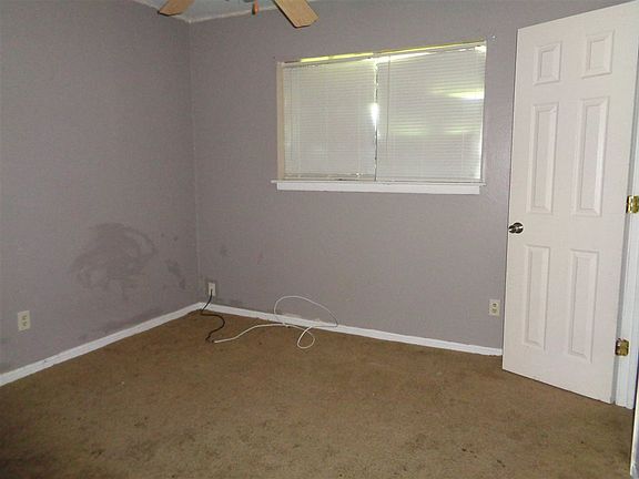 4th image of 180 Sierra Ln