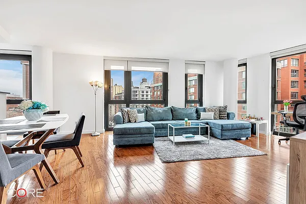 Rented by CORE | media 10