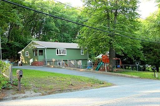 3rd image of 353 Willard St