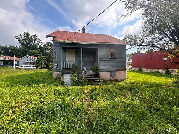 2nd image of 5936 Garesche Ave