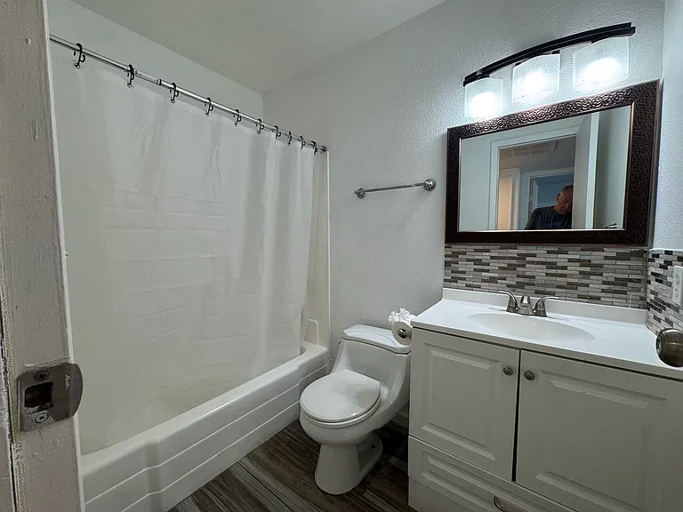 3526 Villa Knolls North Dr — Photo 17