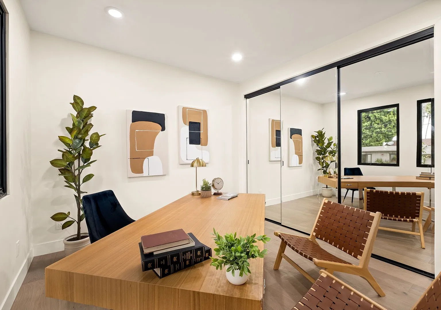 ** Move In Special ** New Construction - 5 Bedroom, 4 Bath Home — Photo 4