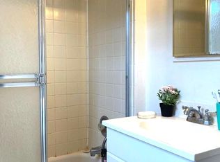296 Clinton Ave APT 2, Cedarhurst, NY 11516