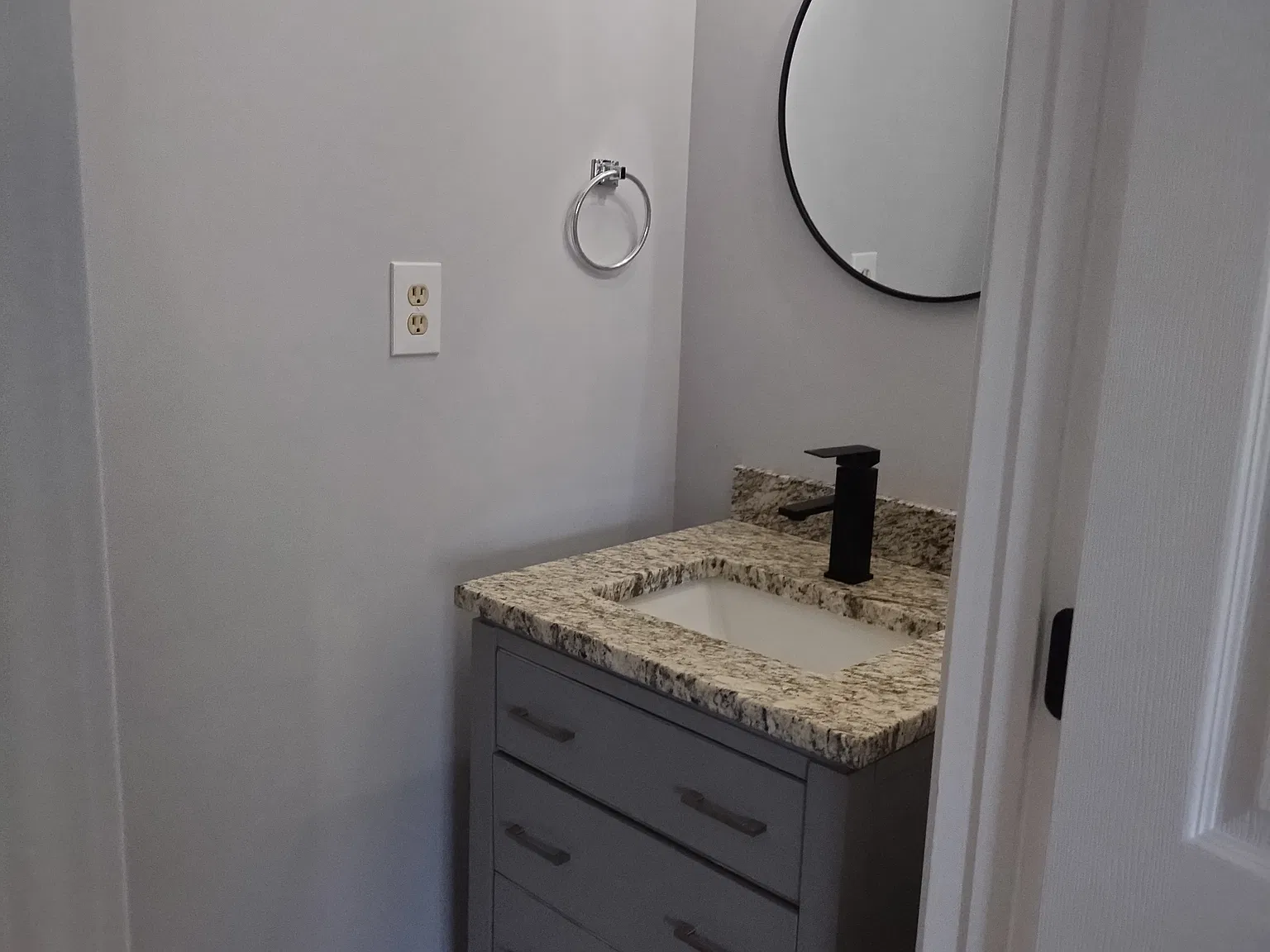 2 bed, 2.5 bath, 1450 sqft, $1,550 — Photo 2