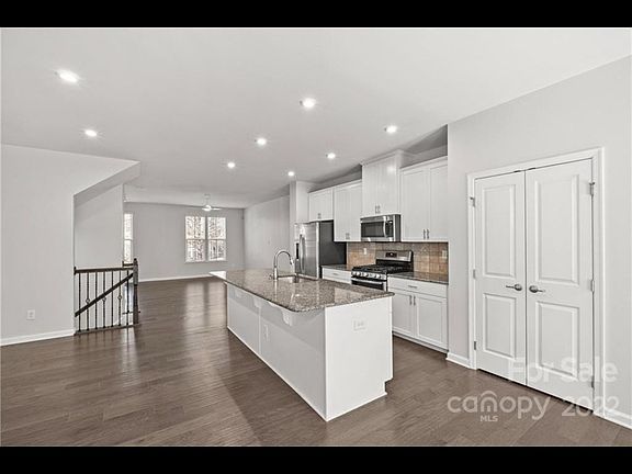 5th image of 1555 S Church St