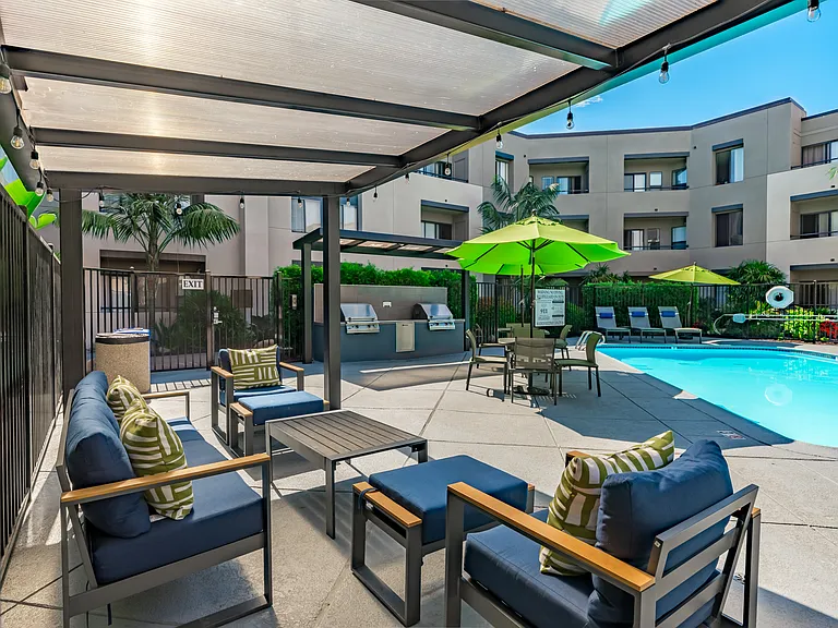 Plaza Apartments — Photo 13