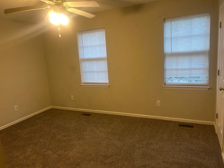 2513 Bluff View Ct #A — Photo 12