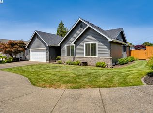 1107 Valley Butte Dr, Eugene, OR 97401