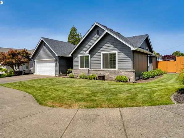 1107 Valley Butte Dr, Eugene, OR 97401