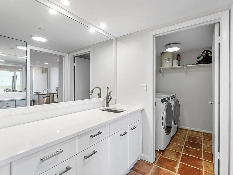 529 S Flagler Dr #6G — Photo 27