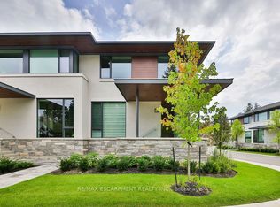 10 Maple Grove Dr #16, Oakville, ON L6J 0E1