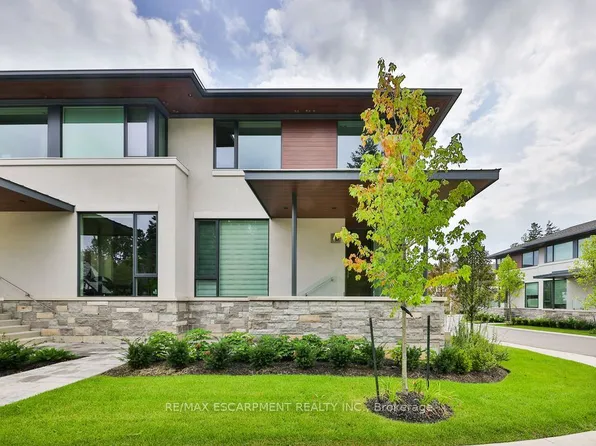 10 Maple Grove Dr, Oakville, ON