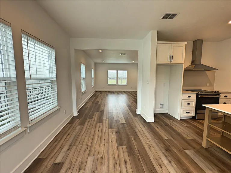 424 Stagecoach Trl — Photo 10