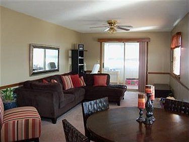 5th image of 936 Canterbury Ln