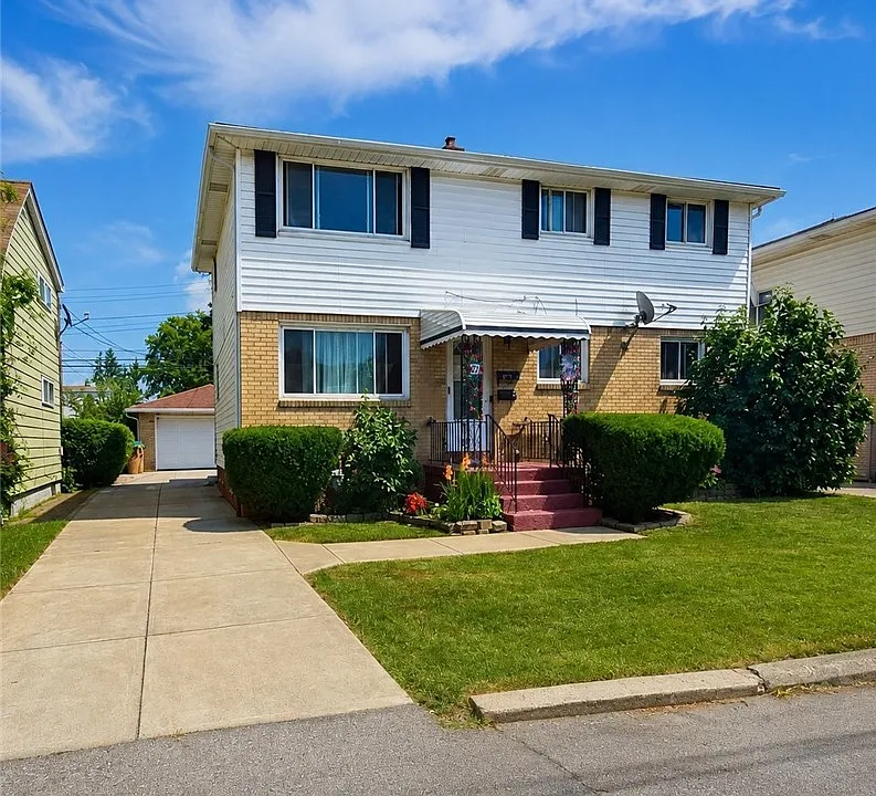 61 Beach Rd #UPPER