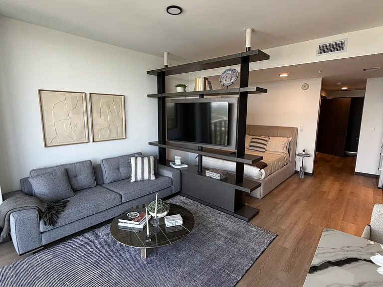 523 SW 5th Ave #S — Photo 3