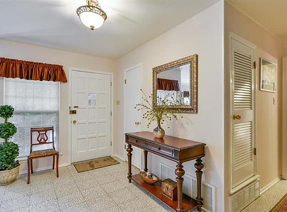 4th image of 1713 Northwood Ct