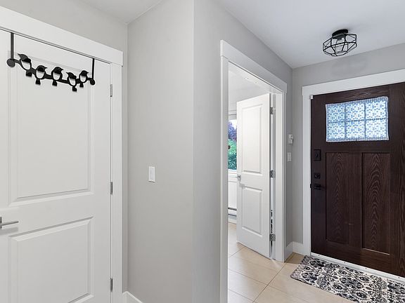 4th image of 240 Jardine St #16