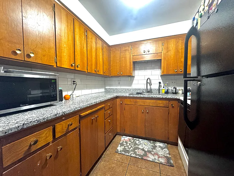764 N 700 E — Photo 15