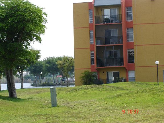 3rd image of 4719 NW 7th St #11011