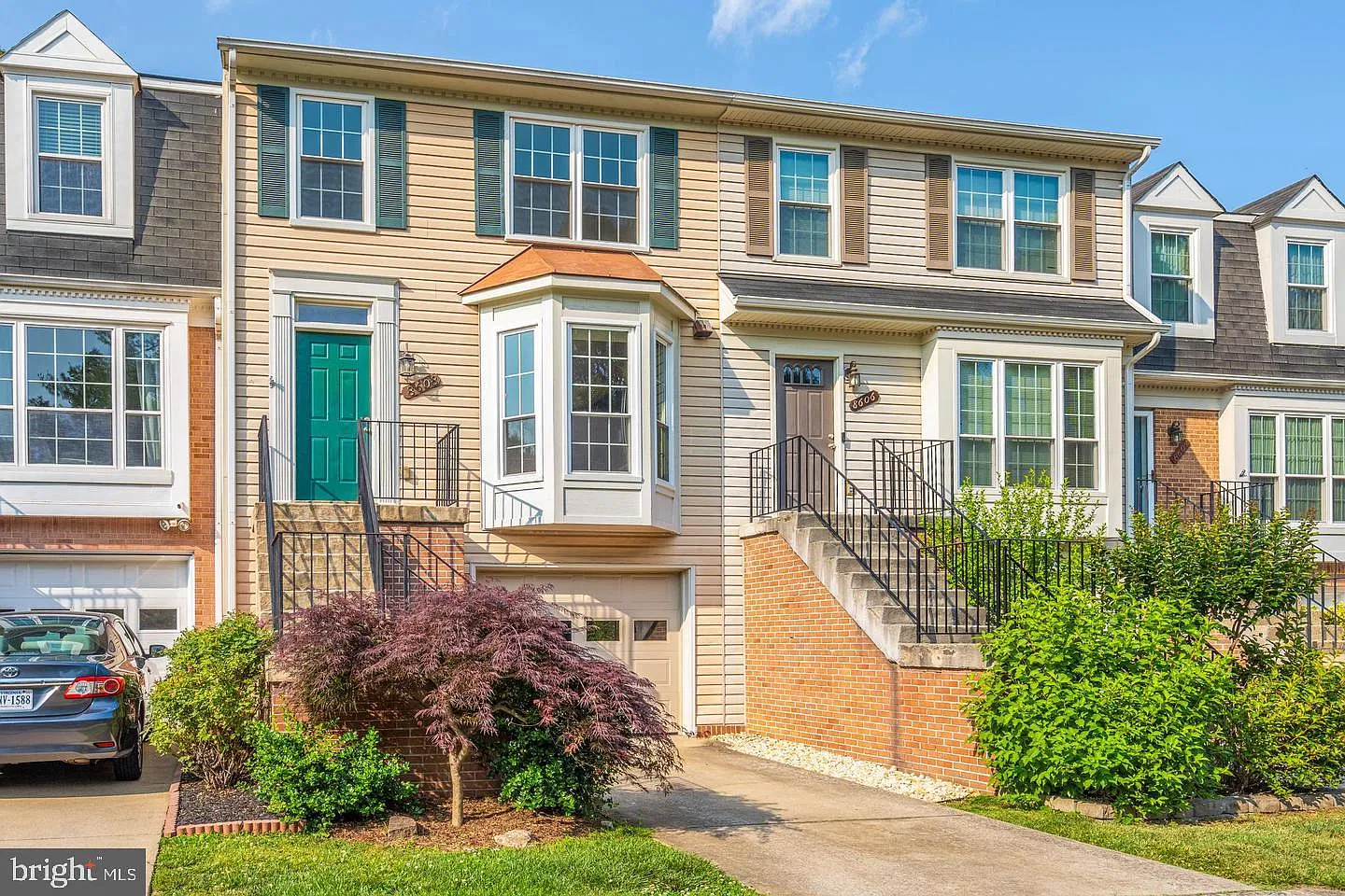 3 bed, 4.0 bath, 1452 sqft, $3,300 — Photo 3