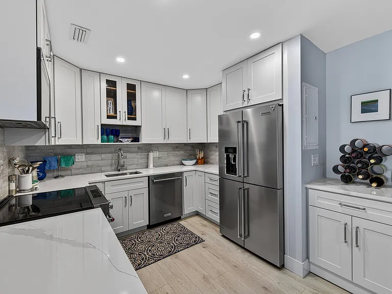 6429 Bay Club Dr #3 — Photo 26