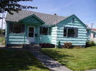 2035 Cedar Ave, Reedsport, OR 97467