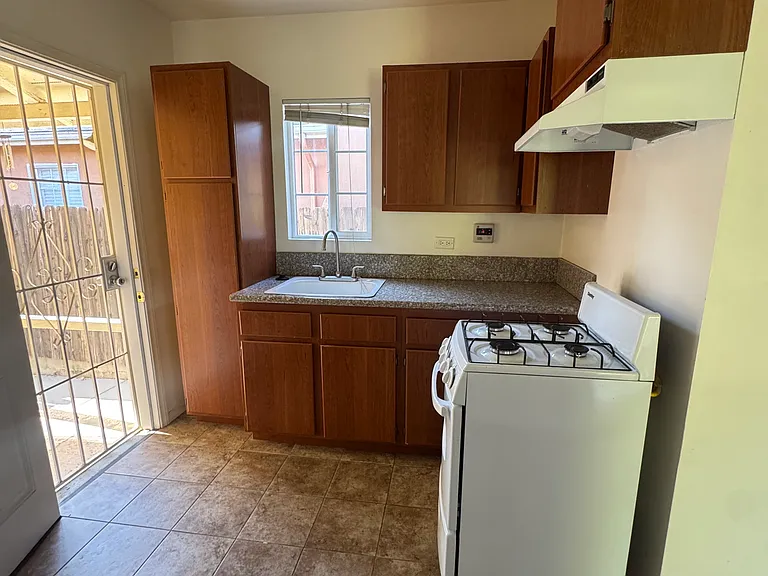 10431 Oro Vista Ave #10431 — Photo 4