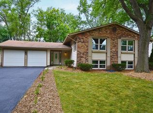 406 Langford Dr, Bolingbrook, IL 60440