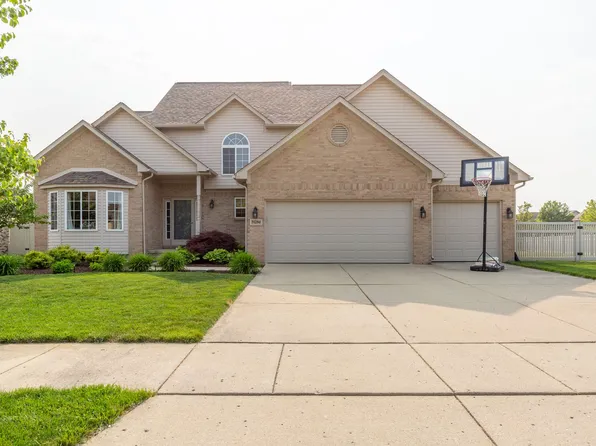 31786 Honey Suckle Dr, Brownstown, MI 48173