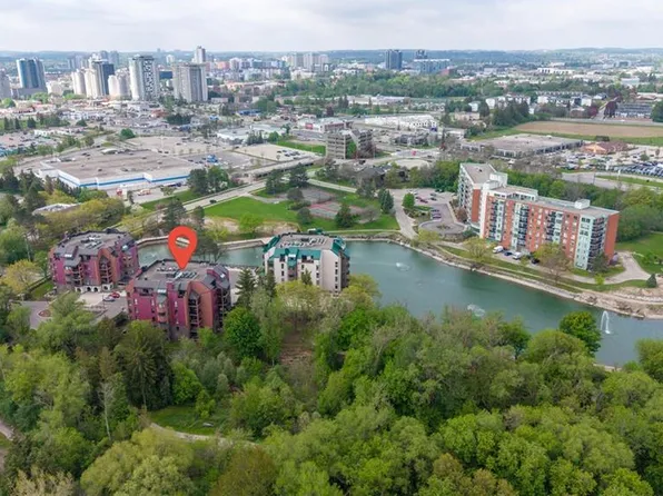 52 Blue Springs Dr #22, Waterloo, ON N2J 4M4