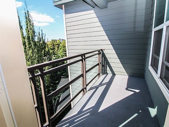 5th image of 16275 NE 85th St APT 412