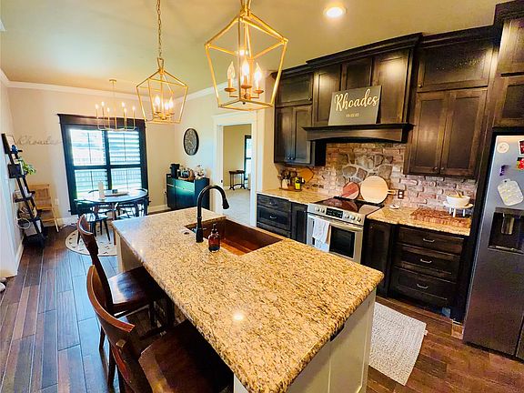 5th image of 330 Koby Cir