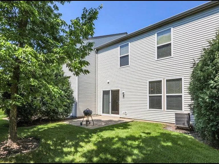 565 Conservatory Ln — Photo 23