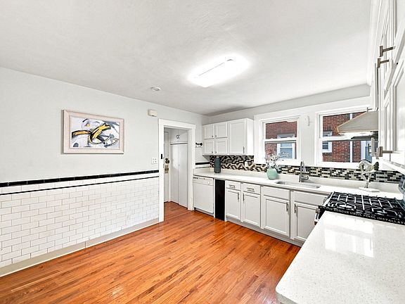 5th image of 44 Colborne Rd #44