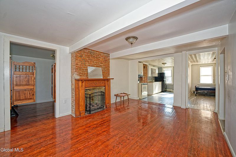 4th image of 28-30 Vandenburgh Avenue
