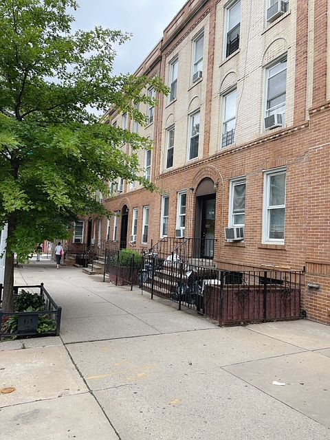 1st image of 52-09 Skillman Ave #2L
