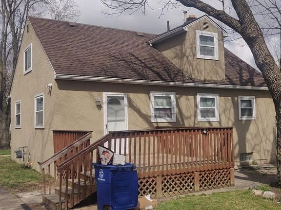 3rd image of 969 Loretta Ave